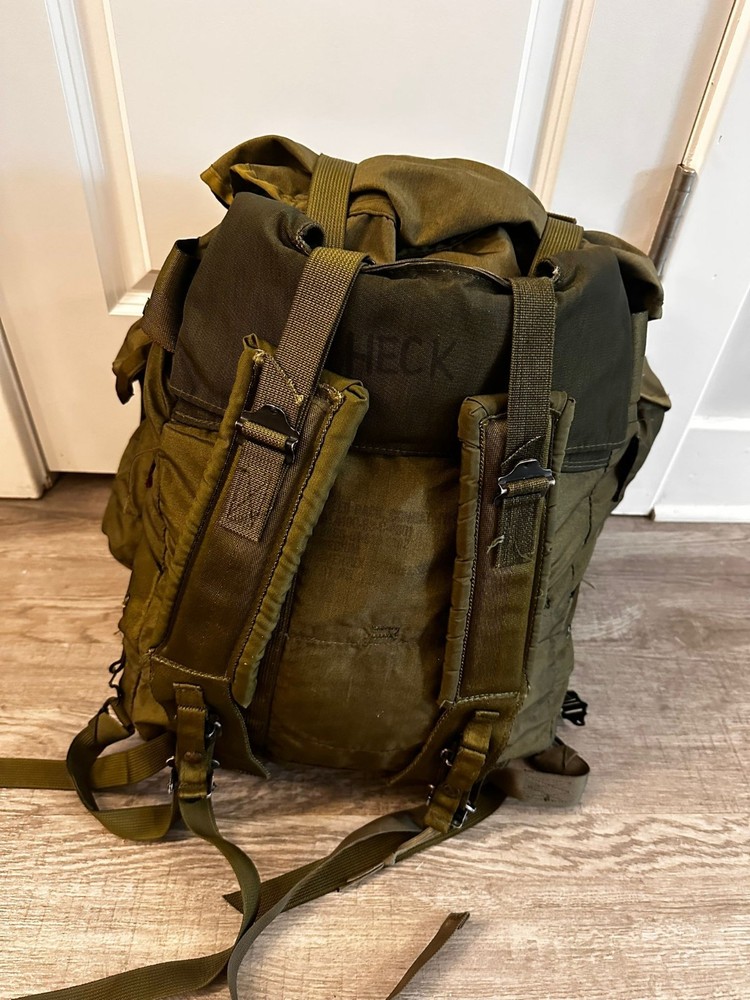 LC-1 Medium Alice Pack WITH Shoulder Straps.