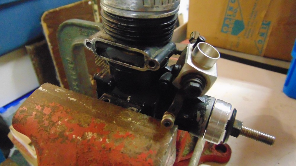 VINTAGE MDS .40 ENGINE w/MUFFLER