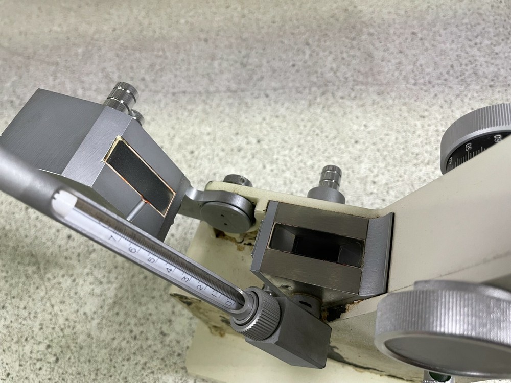 VEEGEE C10 Abbe Refractometer