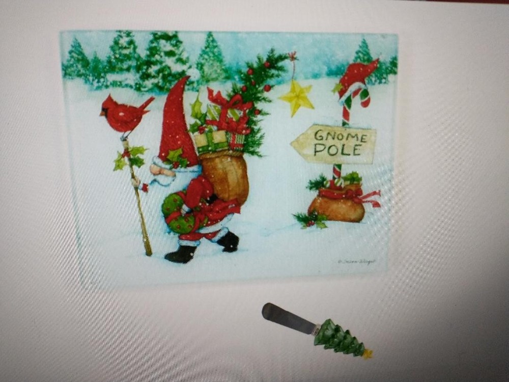11" Holiday Cutting Board and Spreader Set GNOME