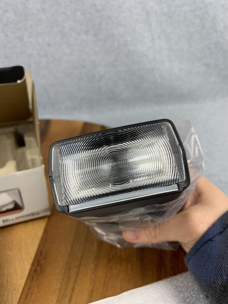 Bell Howell Z680AF-C Power Zoom Flash Black Reprogrammable For Canon EOS