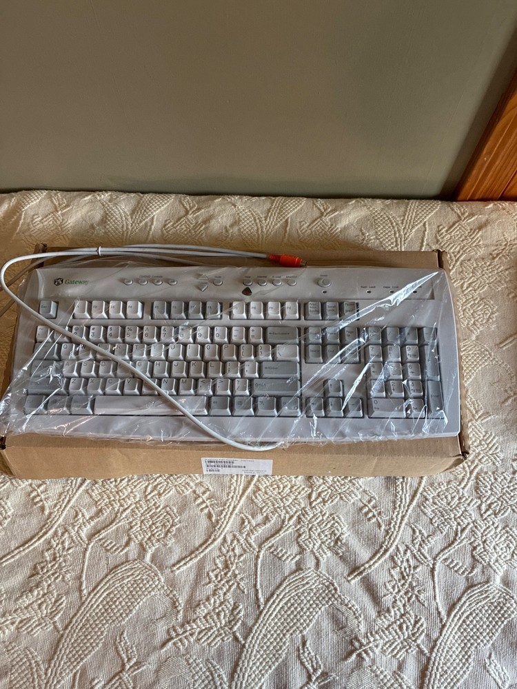 Vintage Gateway 7001602 Keyboard NEW