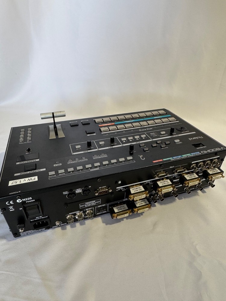 Roland V-800HD Multi-Format Video Switcher