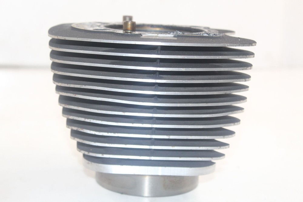 2005 Harley Electra Glide FLHTCI Engine Cylinder Jug