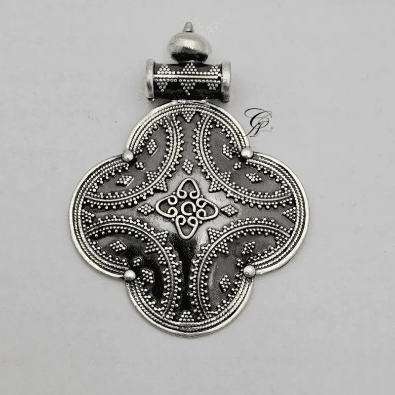 Antique Rava Work Silver Pendant in 925 Silver 14-15gm (Approx)