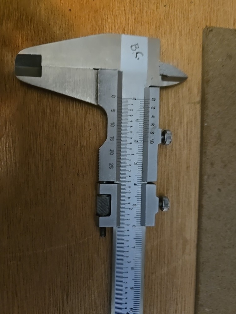 Vernier Caliper w/ Fine Adjustment