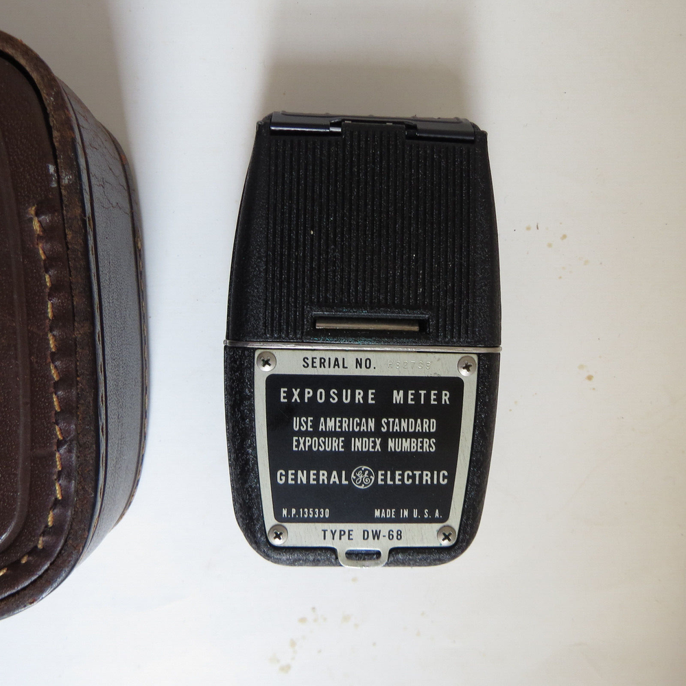 General Electric Exposure Light Meter Model DW 68 with Case