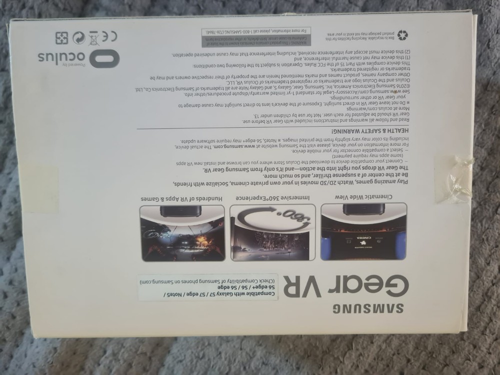 SAMSUNG Gear VR Oculus Headset W/Box