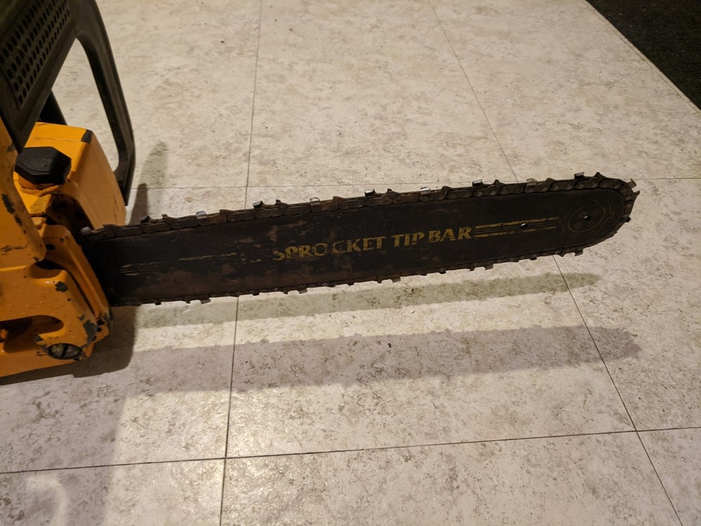 Montgomery Ward 3.7 Chainsaw 24084A