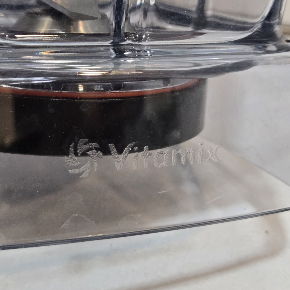 Vitamix 48oz Blender Pitcher Replacement Container Wet Blade & Silicone Lid