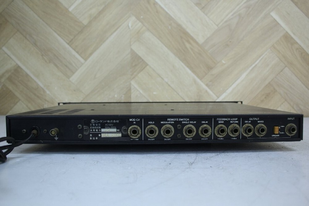 Roland SDE-2000 Digital Delay Rack Effect