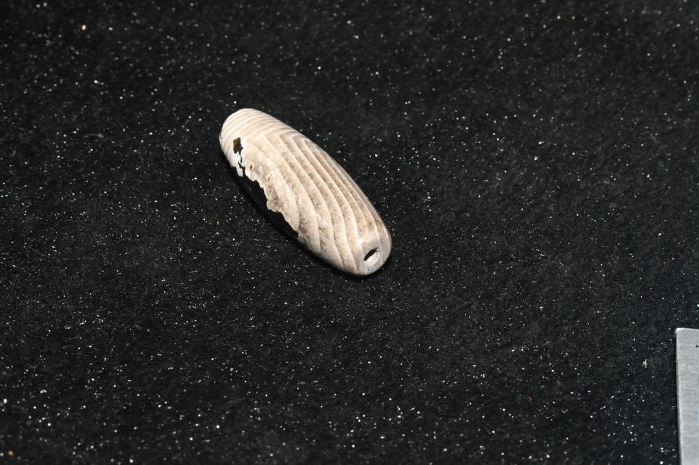 Antique Old Banded Agate Stone Bead with Banded Pattern in good Condition