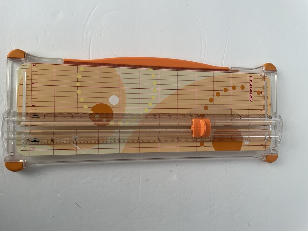 Fiskars Portable Cutting Board Tabletop