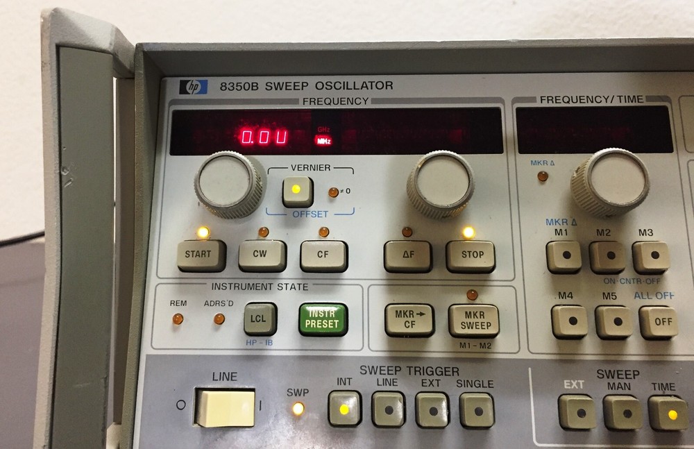 HP 8350B Sweep Oscillator Mainframe without Plug-In