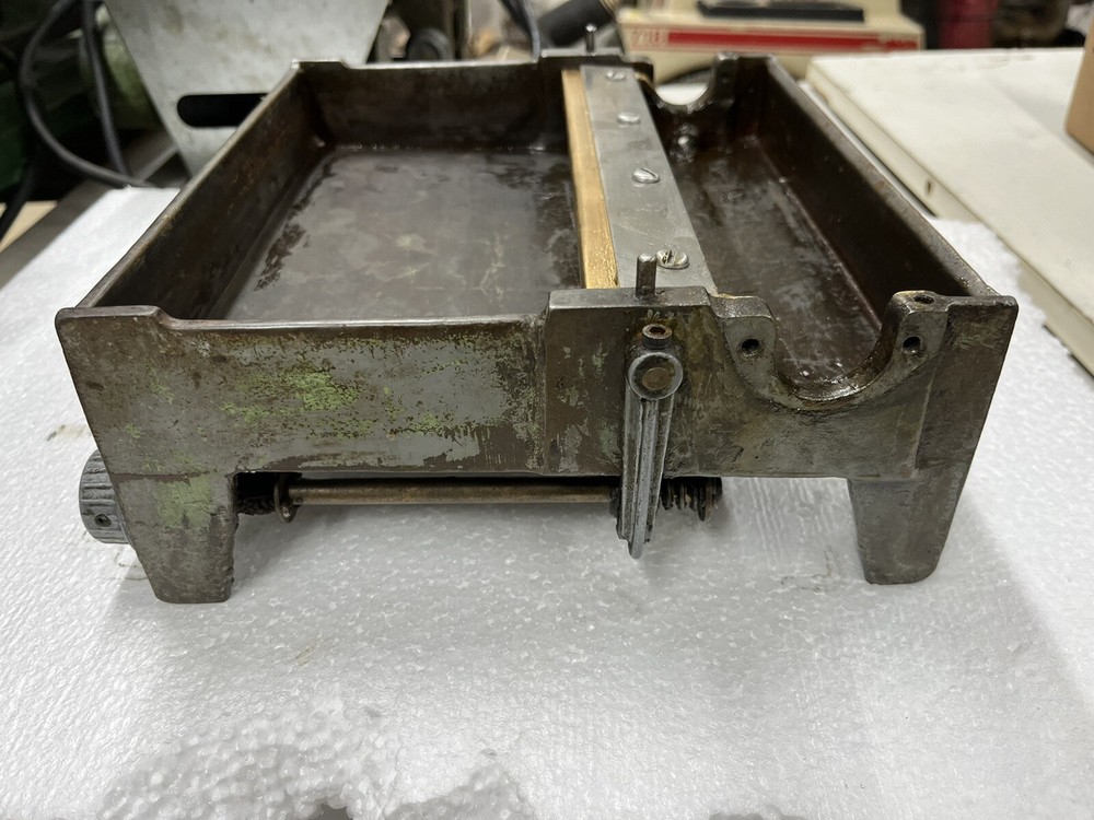 Potdevin 8.5'' Glue Pot & scraper blade & bridge
