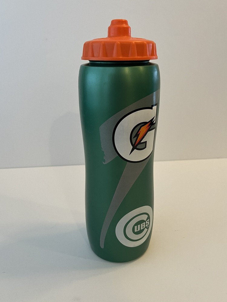 Gatorade Water Squeeze Bottle with Chicago Cubs Logo