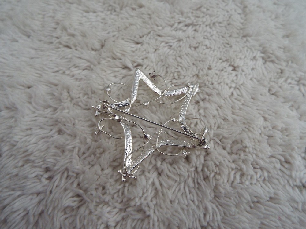 Silvertone Rhinestone Star Pin (J14)