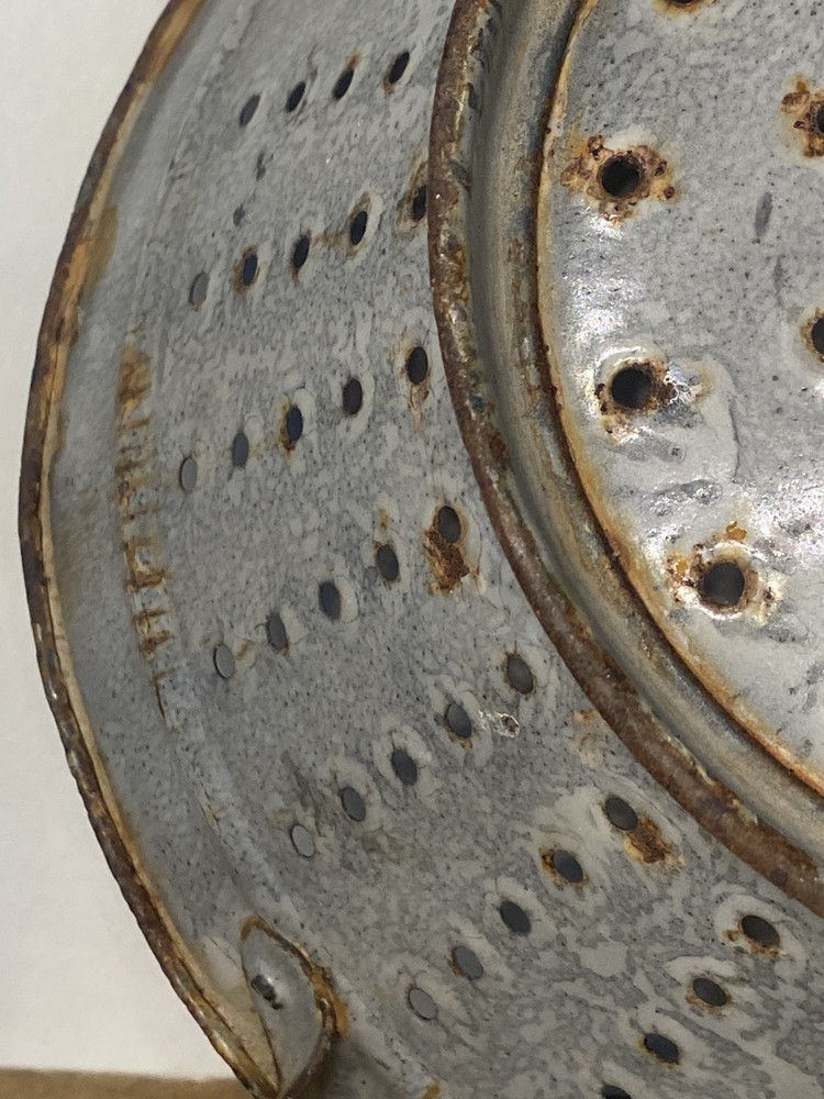 Vtg 10.5" Graniteware Colander Enamelware Strainer Rustic Primitive Farmhouse