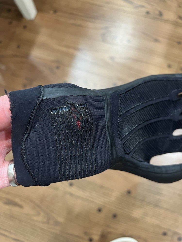 Oneil Psychotech 3mm and 5mm Wetsuit Gloves Size Medium
