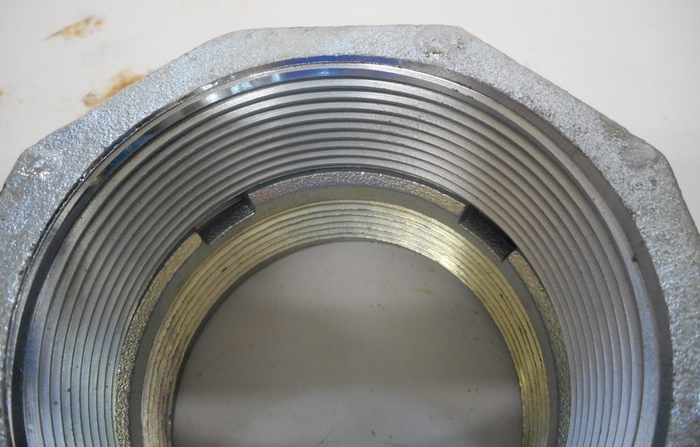 THOMAS & BETTS, MALL IRON COUPLING, TIGHT THREADED, 4-3/4" OUTSIDE DIAMETER