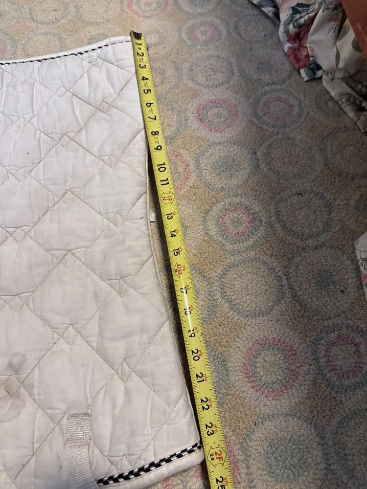 4 saddle pads in this bundle- multiple brands.