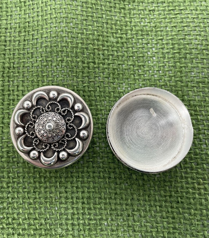 Antique Egyptian Solid Silver 0.800 Pill Box, Hallmarked (Cairo 1940s)