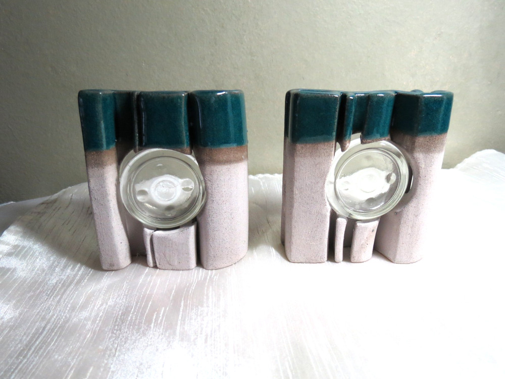 Hebrew script ceramic tea light holder 'Shalom' 'Tov'