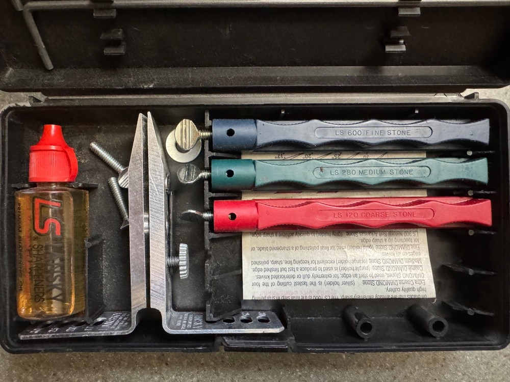 Lansky Deluxe 3-Stone Controlled-Angle Sharpening Kit: complete
