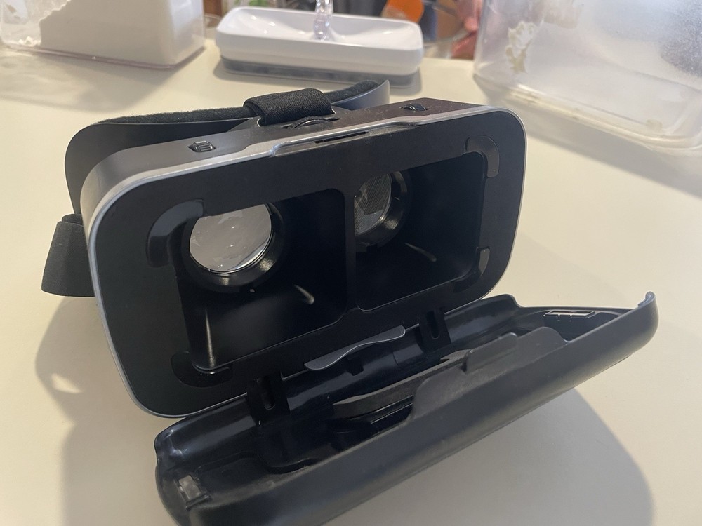 VR Shinecon Virtual Reality Glasses for iPhone and Android Phone - New