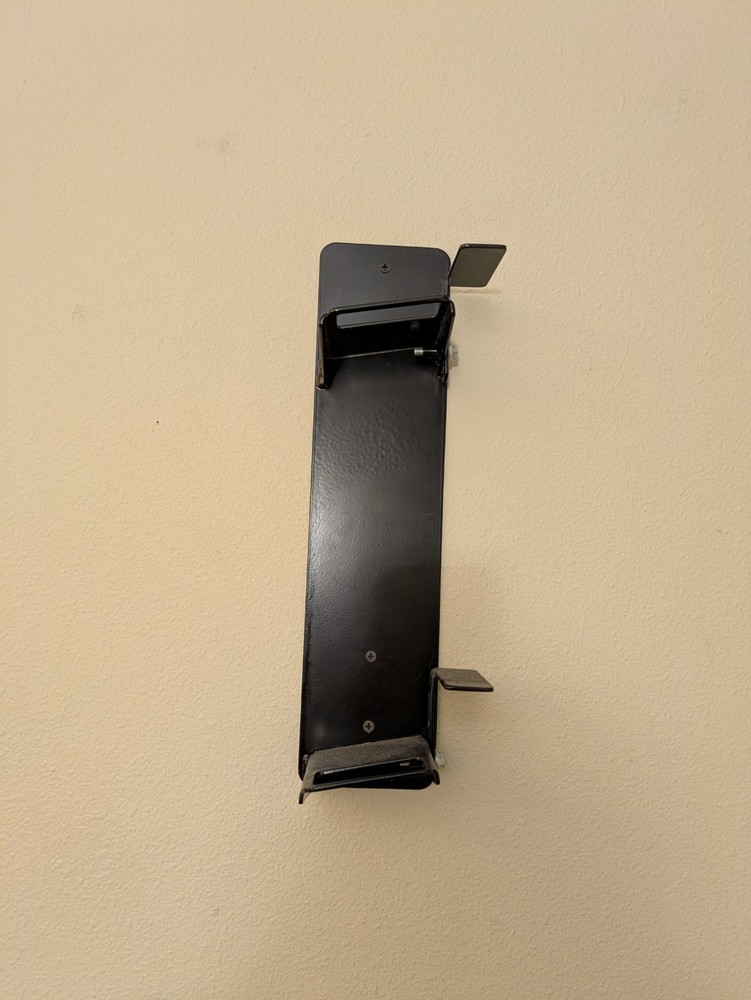 Steel Lockable Adjustable Horizontal Double Rifle Wall Mount