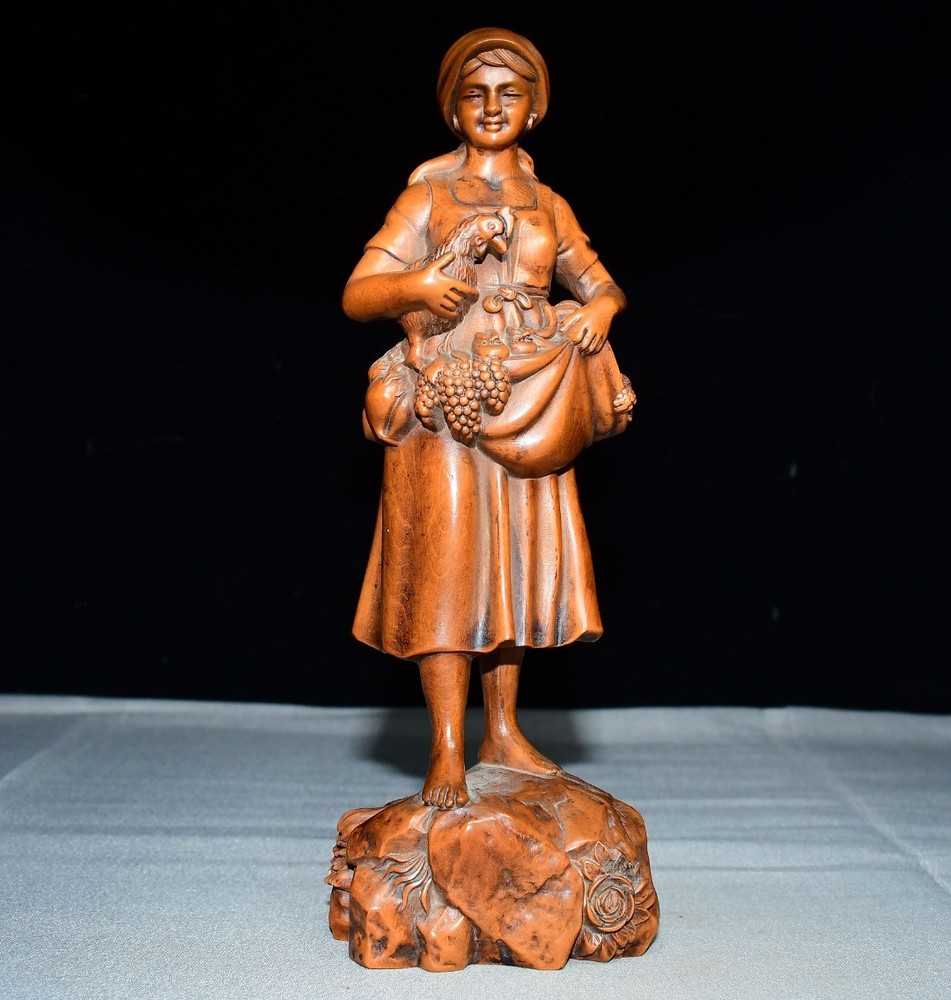 Exquisite Small Leaf Boxwood Beauty Ornament