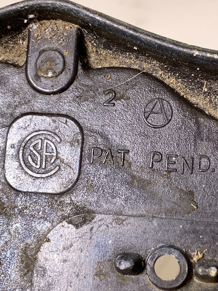 Scroll Leaf Texture Double Light Switch Cover Plate 1960's CSA Vintage