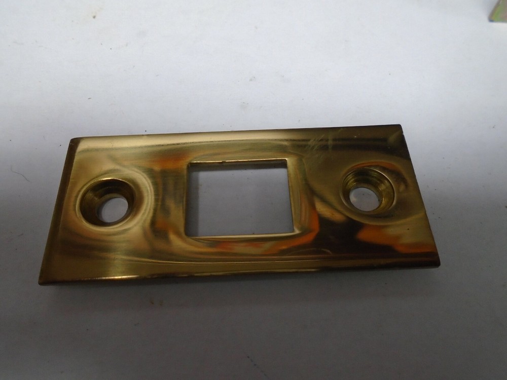 Bravo 2-3/8 passage Latch 96HW