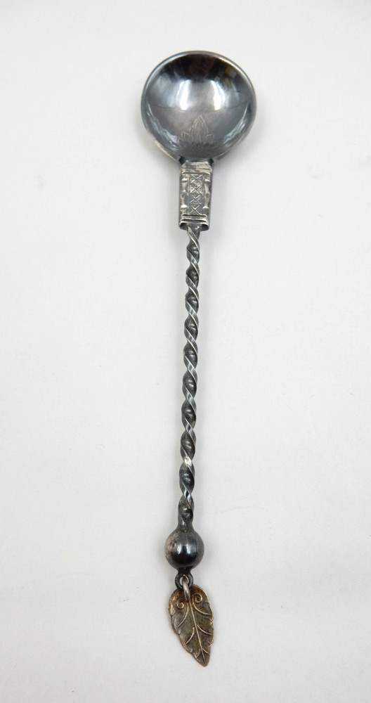 VINTAGE SYLVSMIDJA NORWEGIAN .830S SILVER TWISTED HANDLE SPOON, HANGING LEAF END