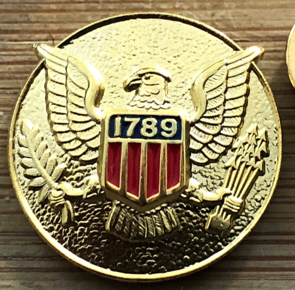 USMS - US Marshals Service CENTER SEAL gold version Lapel Pin
