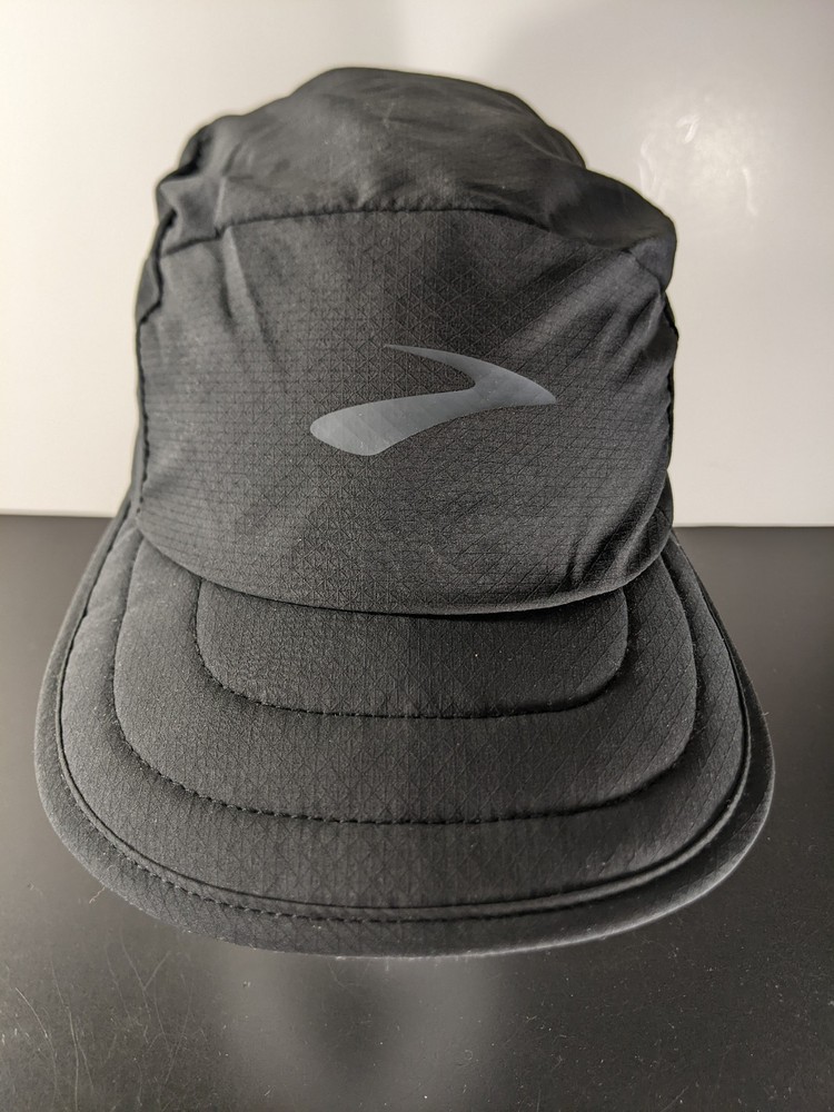 Brooks Ultralight Packable Stash Pocket Running Hat - Charcoal Gray / Black