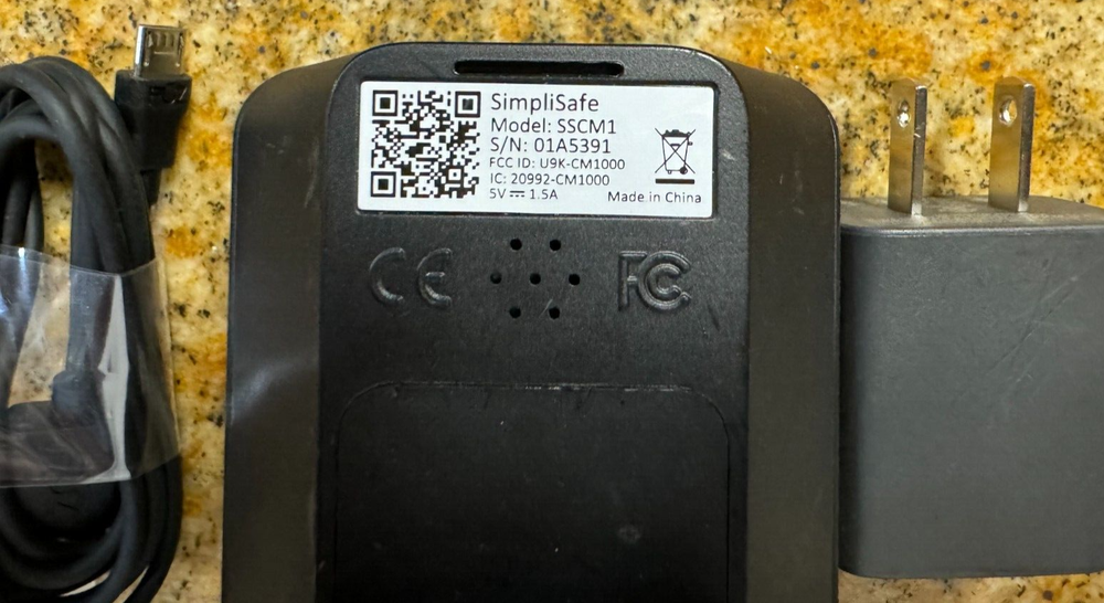 SimpliSafe HD Wired Indoor Security Camera with Built-in Privacy Shutter +AC