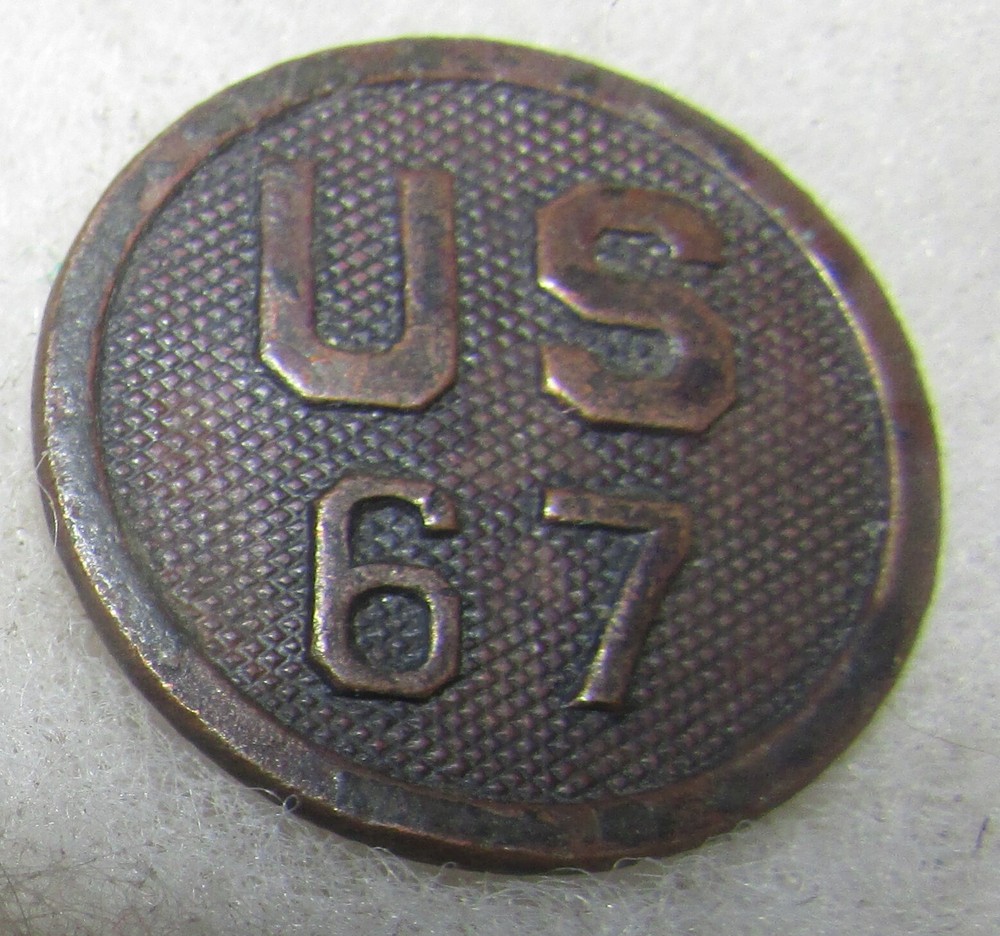 WW1 US 67th Regt. Collar Disc w/nut. 9th Division.