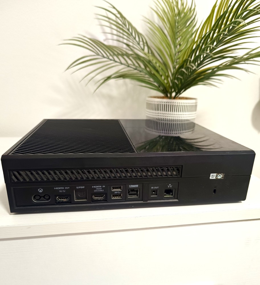 Microsoft Xbox One 500GB Console - Black - Good Condition - WITH JOYPAD ✅