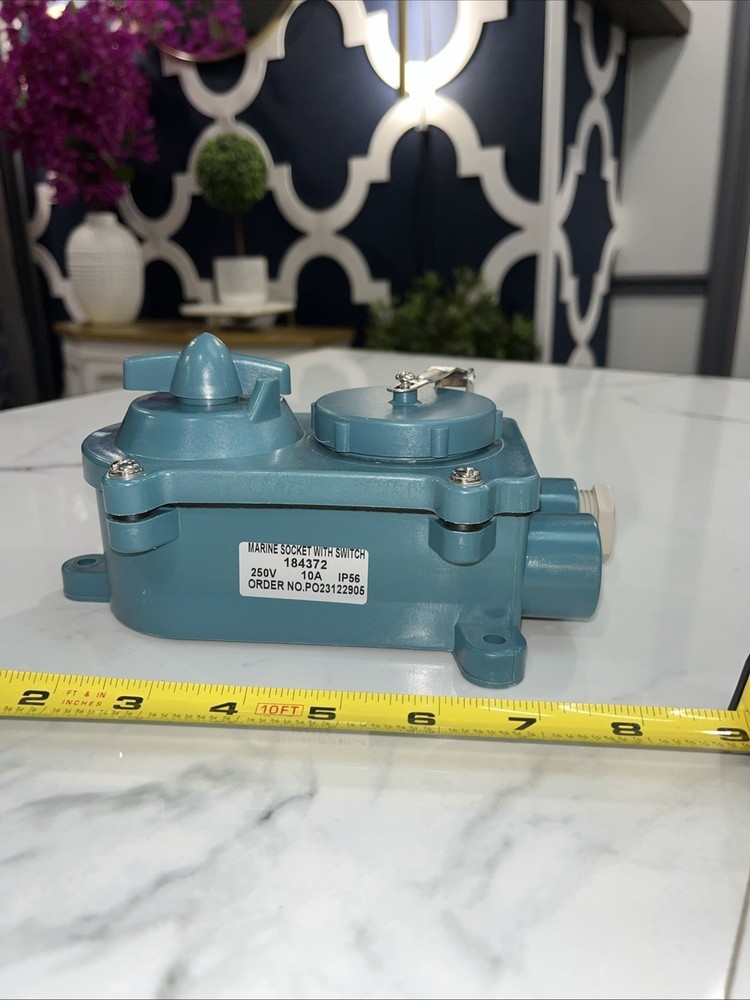 NEW- 184372 Marine Socket With Switch 250V 10A IP56