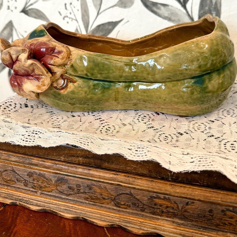 Vintage squash pottery holder table or shelf display