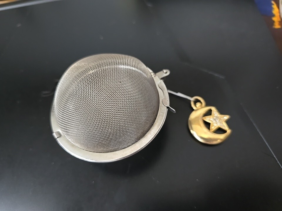 #1 Winco - STB-7 - 2 3/4 in Tea Infuser Ball