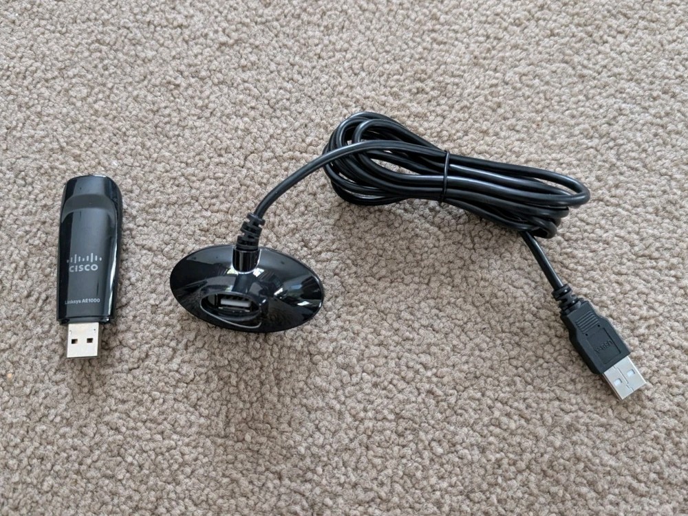 Cisco Linksys AE1000 High Performance Wireless USB Adapter w/ Stand Dock