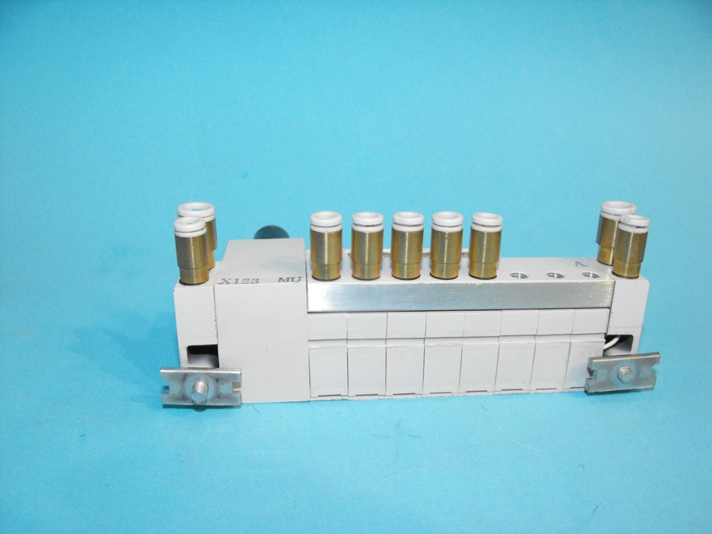 SMC VQ110.Valve Terminal.USED