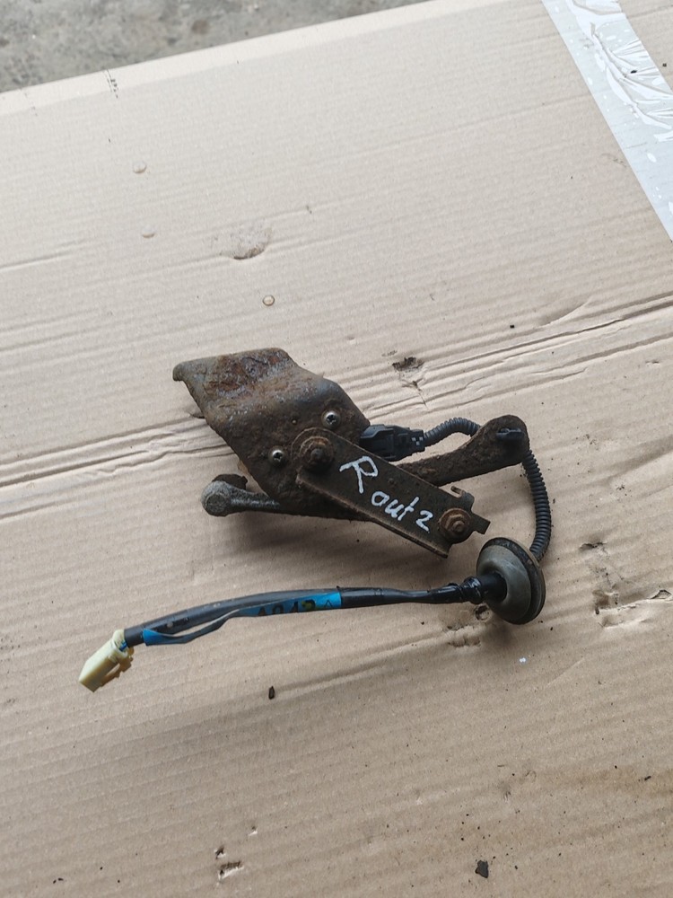 MITSUBISHI OUTLANDER 2013 MK3 REAR HEADLIGHT LEVEL SENSOR