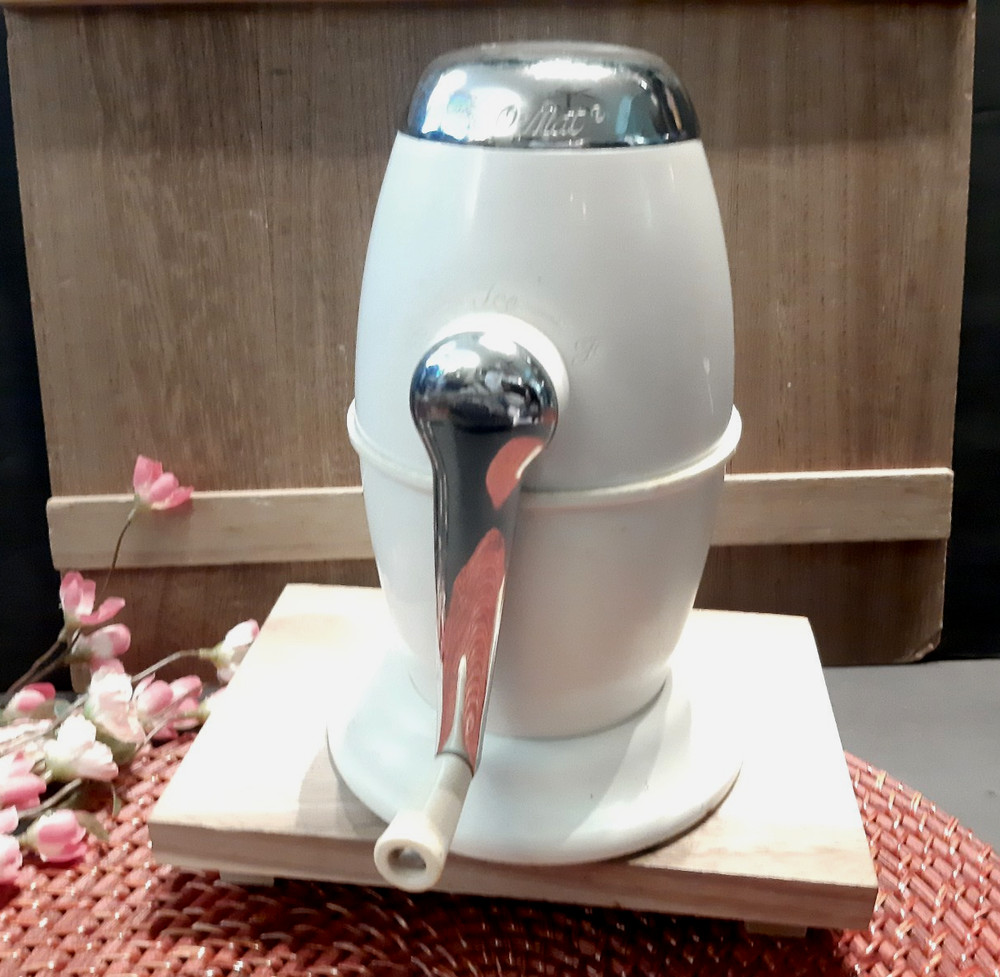 Vintage Ice-O-Mat Manual Ice Crusher , White