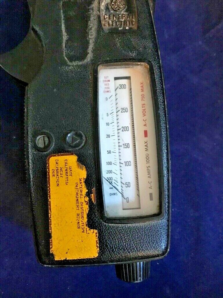GE Voltmeter Meter Snapper 942D Clamp On Used