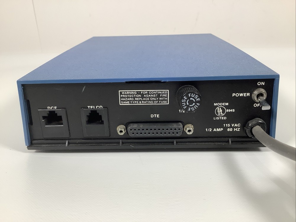 Motorola Universal Data Systems 801 A/C Modem - Powers Up - No Further Testing -
