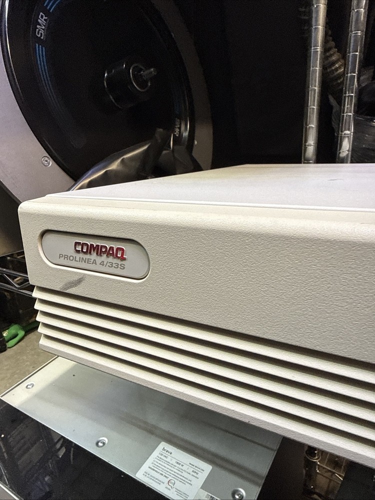 Vintage Compaq ProLinea 4/33S Desktop Computer - Powers-On - Needs Repair