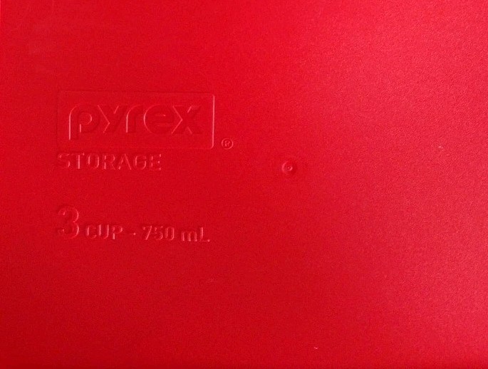 2 Pyrex 6 Cup and 3 Cup Red Rectangular Replacement Lids 7210 7211 Made in USA